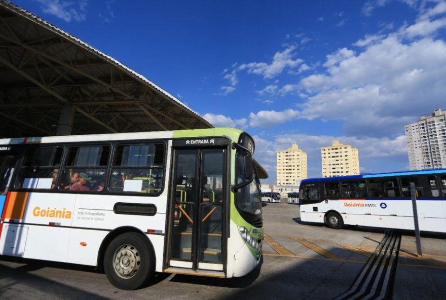transporte-coletivo-em-goiania3A-acordo-de-reajuste-de-62C525-salarial-dos-motoristas-cancela-greve-de-onibus2C-informa-trt