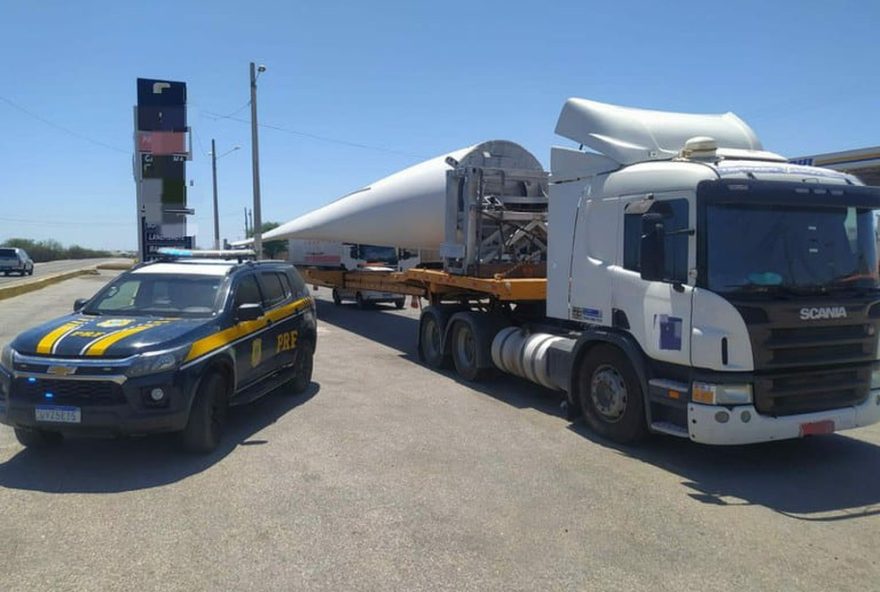 transporte-de-54-pas-eolicas-interrompera-transito-na-br-1013A-saiba-mais