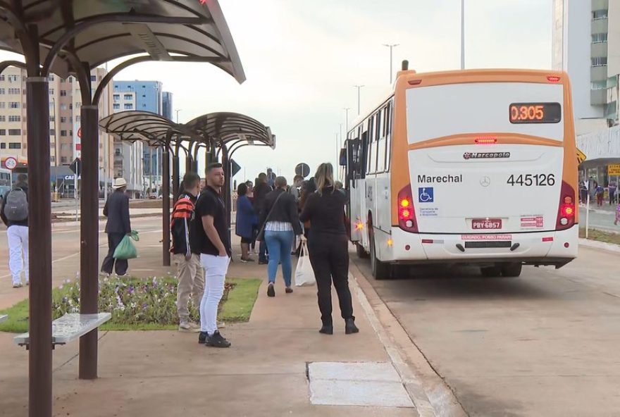 transporte-publico-gratuito-aos-domingos-e-feriados-no-df3A-beneficio-entra-em-vigor-neste-fim-de-semana