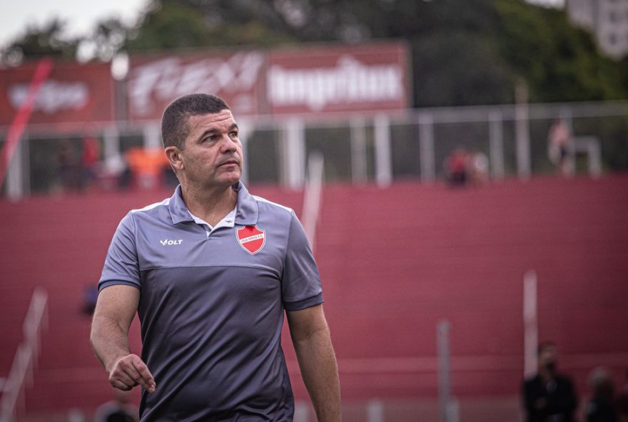 treinador-do-vila-nova-avalia-desempenho-e-aposta-em-novos-talentos-para-recuperar-na-serie-b treinador-do-vila-nova-avalia-desempenho-e-aposta-em-novos-talentos-para-recuperar-na-serie-b