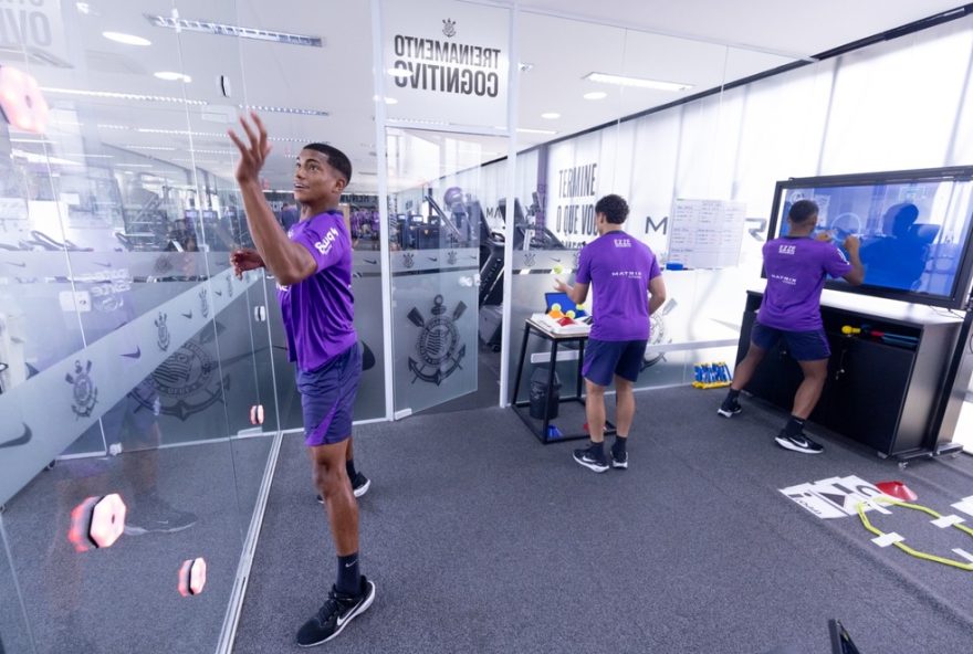 treinamento-cognitivo3A-corinthians-inova-com-sala-tecnologica-no-ct-para-potencializar-rendimento-dos-atletas