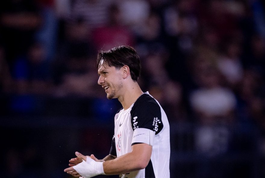 treino-corinthians3A-garro-sem-preocupacoes2C-raniele-deve-desfalcar-contra-ceara