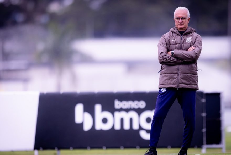 treino-tatico-do-corinthians-visando-jogo-contra-flamengo3A-memphis-em-tratamento2C-dorival-junior-faz-testes-para-definir-equipe.-expectativa-alta-para-partida-na-neo-quimica-arena