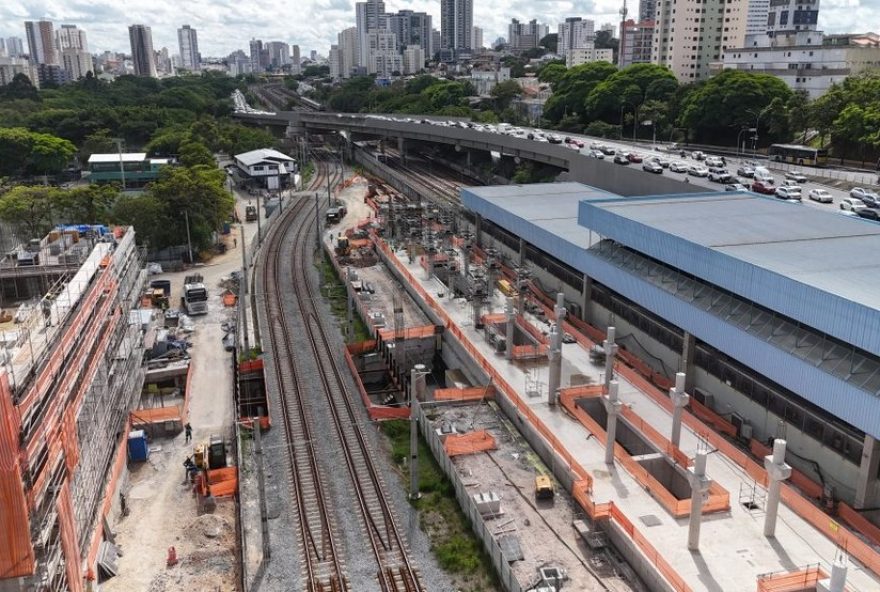 trens-da-linha-11-coral-interrompem-circulacao-para-obras-da-linha-2-verde-do-metro-em-sp trens-da-linha-11-coral-interrompem-circulacao-para-obras-da-linha-2-verde-do-metro-em-sp