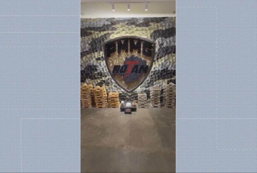 tres-homens-detidos-em-operacao-contra-trafico-de-drogas-em-contagem3A-apreensao-de-188-barras-de-maconha-e-prisao-em-flagrante tres-homens-detidos-em-operacao-contra-trafico-de-drogas-em-contagem3A-apreensao-de-188-barras-de-maconha-e-prisao-em-flagrante