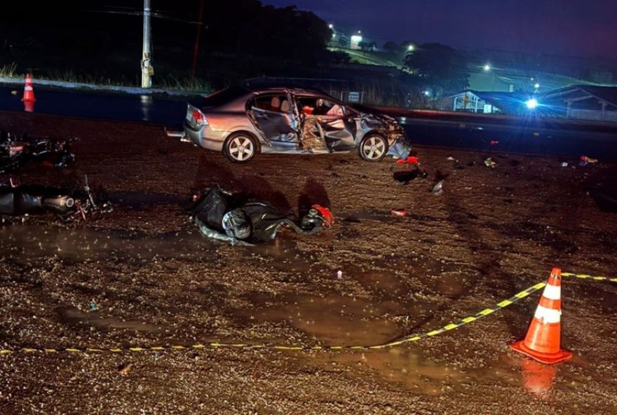 tres-mortes-em-acidente-entre-carro-e-motos-no-rs3A-irmas-entre-as-vitimas tres-mortes-em-acidente-entre-carro-e-motos-no-rs3A-irmas-entre-as-vitimas