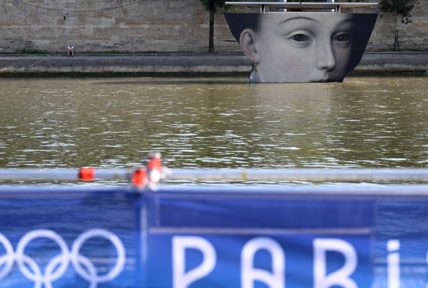 Fortes chuvas em Paris teriam causado a contaminação das águas. (Foto: Reprodução)