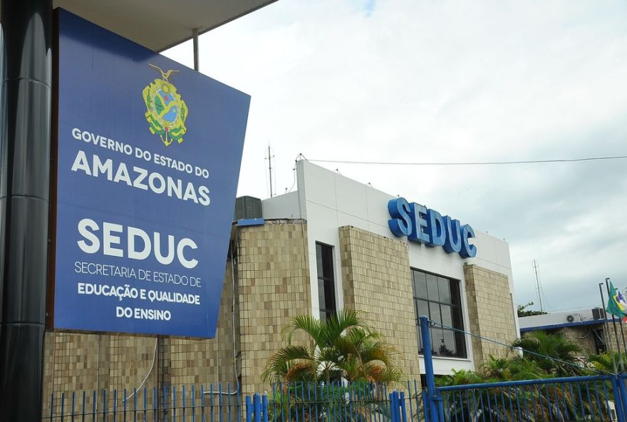 tribunal-de-contas-investiga-contrato-de-r24-12C3-bilhao-da-seduc-sem-licitacao