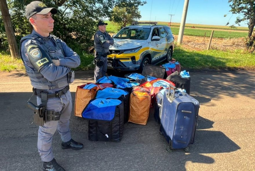 trio-boliviano-e-preso-com-351-kg-de-folhas-de-coca-em-onibus-em-sp trio-boliviano-e-preso-com-351-kg-de-folhas-de-coca-em-onibus-em-sp