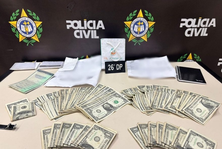 trio-do-sul-e-preso-por-golpes-em-idosos-na-zona-norte3B-vitima-transferiu-r24-41-mil-policia-civil-atua-no-caso-e-apreende-cedulas-de-dolar trio-do-sul-e-preso-por-golpes-em-idosos-na-zona-norte3B-vitima-transferiu-r24-41-mil-policia-civil-atua-no-caso-e-apreende-cedulas-de-dolar