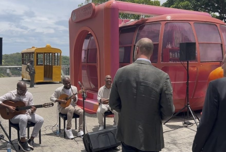 trio-julio-encanta-principe-william-com-choro-e-samba-no-rio-de-janeiro trio-julio-encanta-principe-william-com-choro-e-samba-no-rio-de-janeiro