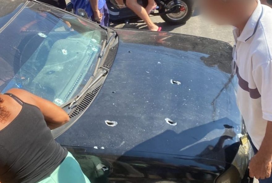 triplo-assassinato-choca-comunidade-de-nova-iguacu3A-tres-homens-sao-executados-a-tiros-no-bairro-da-grama