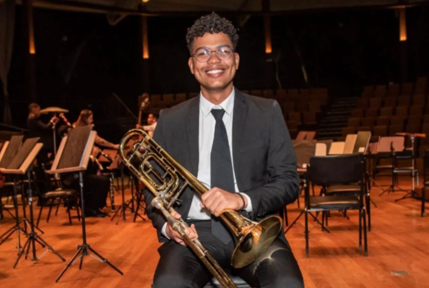 trombonista-baiano-conquista-vaga-em-mestrado-nos-eua3A-historia-de-superacao-e-talento-musical.-apoie