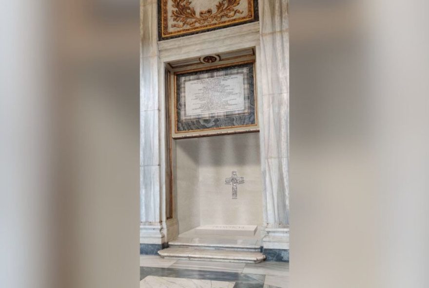 tumulo-do-papa-francisco-na-basilica-de-santa-maria-maggiore3A-detalhes-revelados-pelo-vaticano-para-emocionar-fieis-e-visitantes