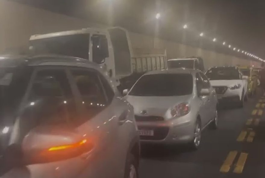 tunel-reboucas-fechado-apos-incidente-com-carro-em-chamas3A-impacto-no-transito-e-orientacoes-para-motoristas tunel-reboucas-fechado-apos-incidente-com-carro-em-chamas3A-impacto-no-transito-e-orientacoes-para-motoristas