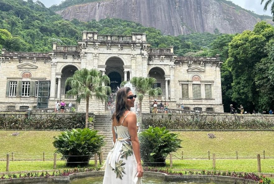 turista-morta-ao-entrar-em-favela-do-rio-e-sepultada-na-bahia