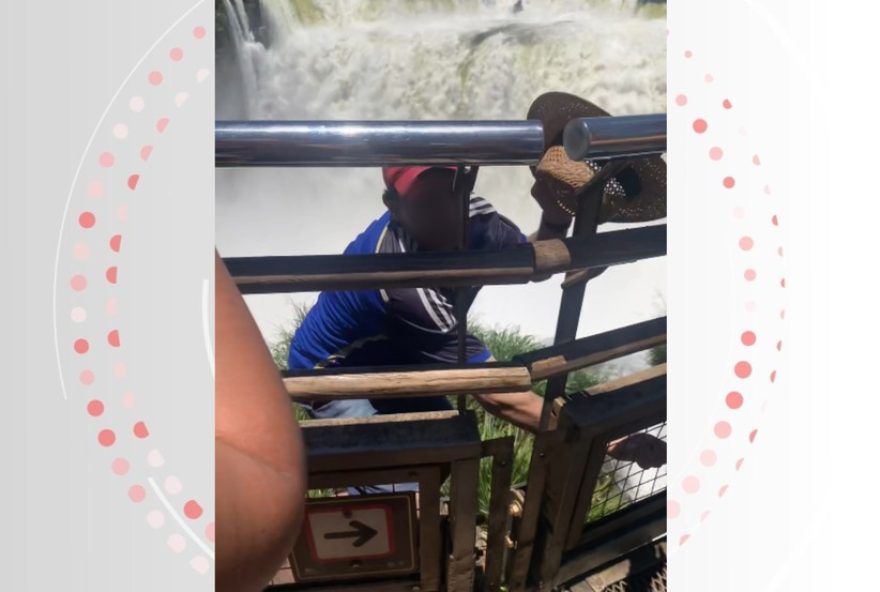 turista-pula-grades-para-pegar-chapeu-na-garganta-do-diabo0A-situacao-de-risco-nas-cataratas-do-iguacu3A-video-viraliza