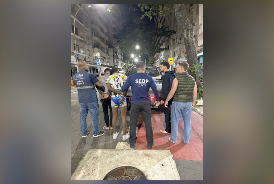 turistas-alemaes-sao-surpreendidos-por-assalto-em-copacabana2C-no-rio-de-janeiro