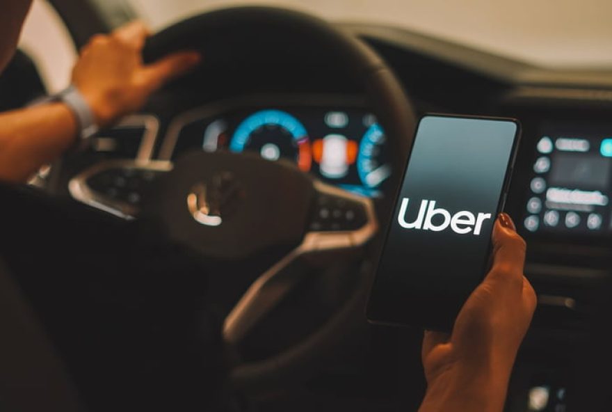 uber3A-investigacao-por-infracao-a-ordem-economica-e-concorrencia-desleal-com-outros-apps-de-transporte.-conheca-todos-os-detalhes