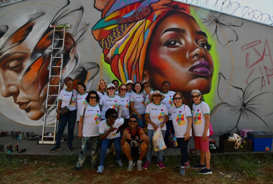 uberlandia-transforma-o-beco-do-planalto-em-corredor-de-arte-urbana-com-1.200-m2-projeto-jardim-urbano