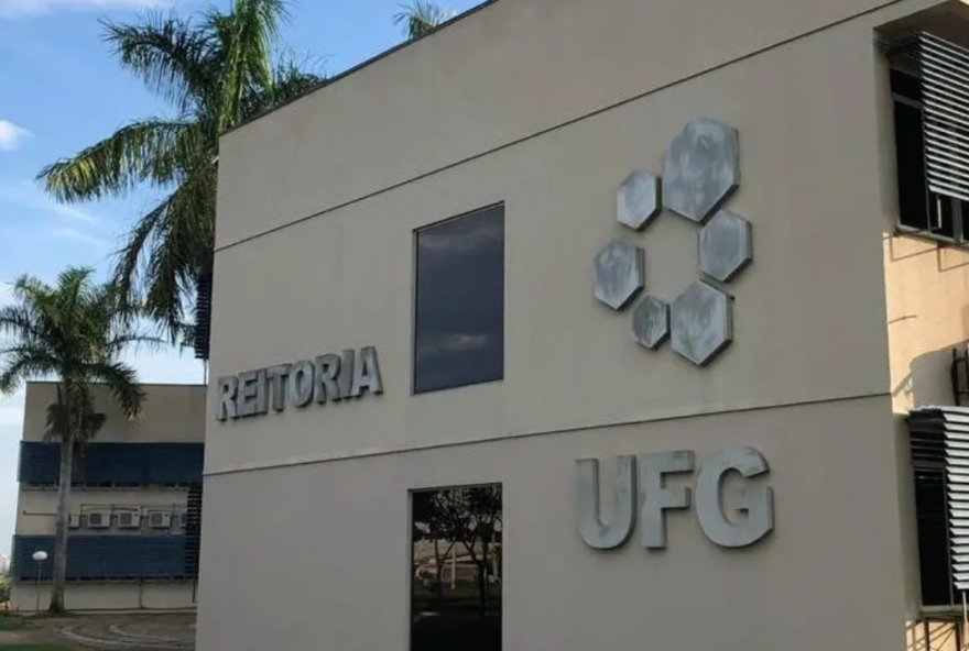 ufg-abre-concurso-com-26-vagas-para-professor-com-salarios-de-ate-r24-132C2-mil ufg-abre-concurso-com-26-vagas-para-professor-com-salarios-de-ate-r24-132C2-mil