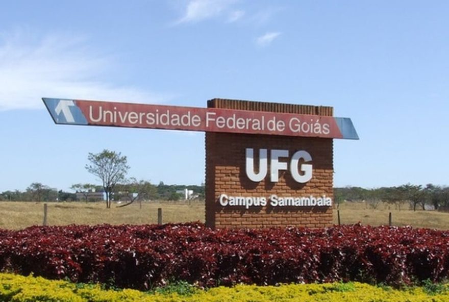 UFG abre vagas para ingresso de alunos surdos no curso de Letras-Libras