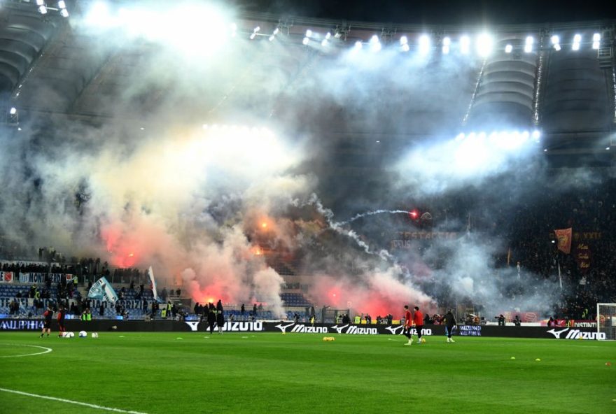 ultras-de-7-equipes-agitam-lazio-x-roma-em-classico-na-italia3A-alerta-maximo