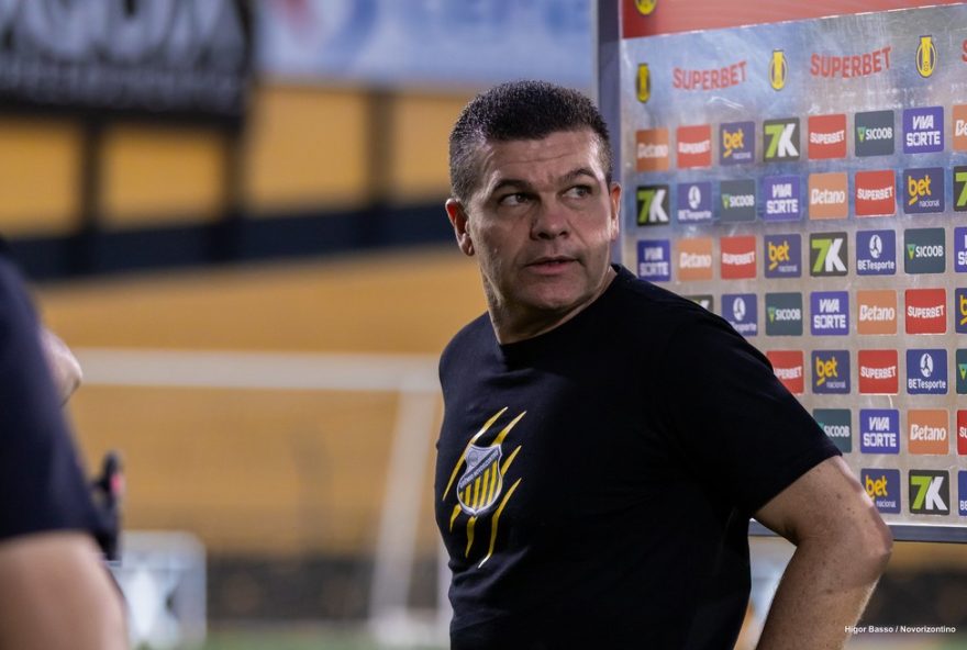 umberto-louzer-e-anunciado-como-novo-tecnico-do-vila-nova-na-reta-final-da-serie-b3A-expectativas-e-planejamento-para-a-proxima-temporada