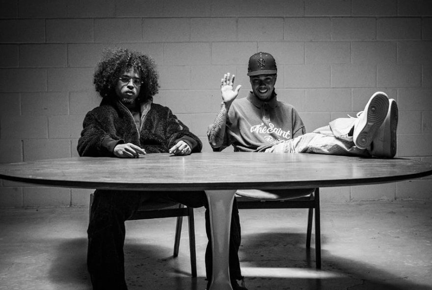 uniao-e-resiliencia3A-l7nnon-e-sant-se-unem-em-single-e-preciso-coragem-resenha-e-analise-da-musica-e-da-mensagem-influente-dos-rappers