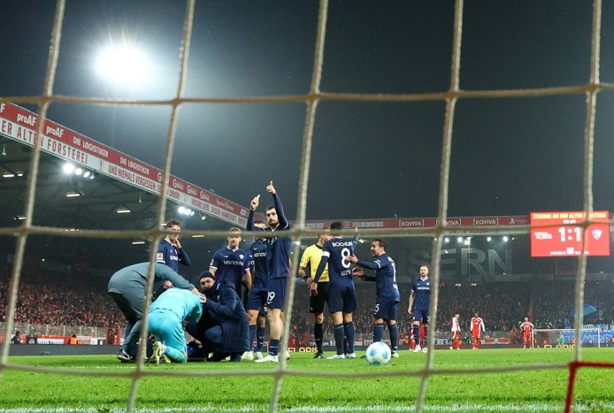 union-berlin-e-bochum3A-incidente-inusitado-e-gesto-de-fair-play-marcaram-partida-na-bundesliga