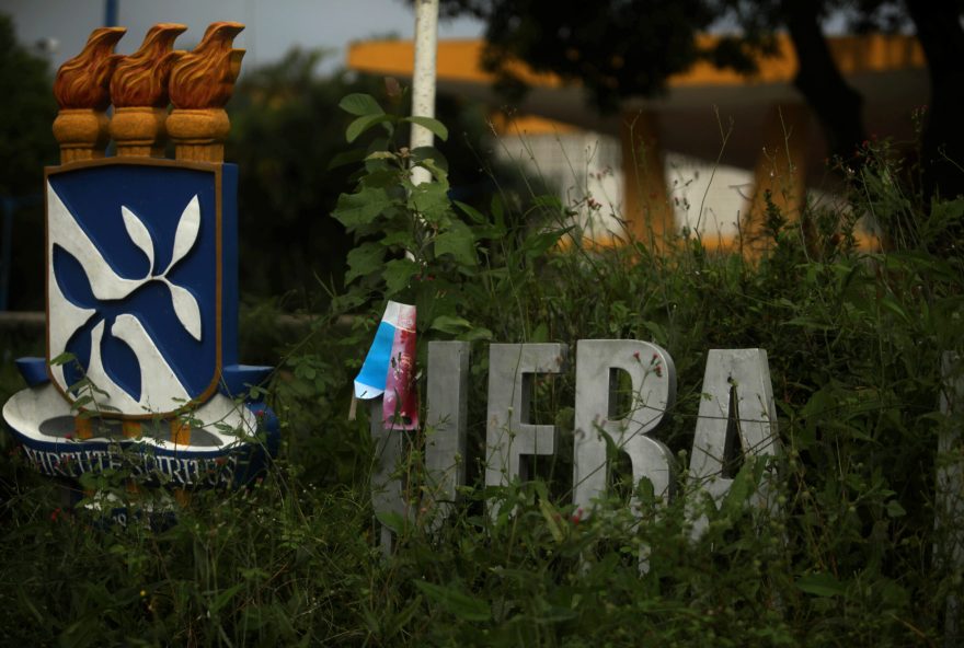 Felipe Iruatã / Ag A Tarde SALVADOR
Alunos e professores da Ufba começam a questionar a proposta da instituição que vai oferecer um semestre acadêmico suplementar com aulas remotas online, como currículo complementar de ensino, pesquisa e extensão.
Na foto, Abandono na Ufba. Escola de Politecnica na Federação
Foto: Felipe Iruatã / Ag A Tarde
Data: 16/07/2020