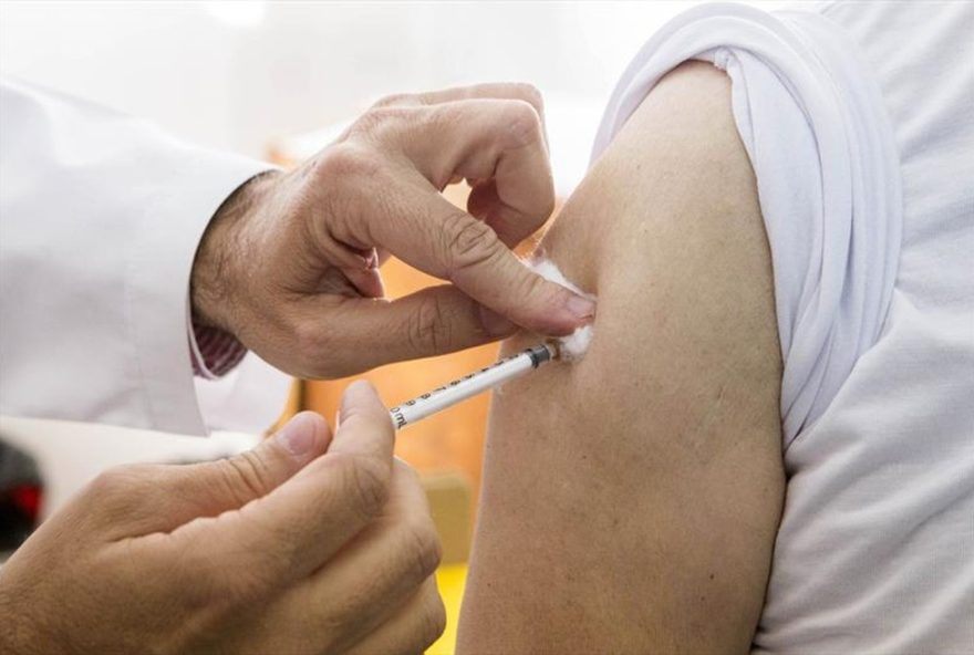 vacinacao-contra-a-gripe-no-parana-atinge-452C8025-da-meta-estabelecida