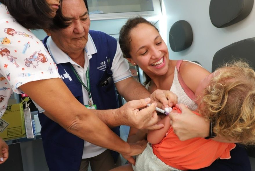 vacinacao-contra-gripe-em-goias3A-governo-libera-doses-para-todos-os-publicos-e-amplia-pontos-de-vacinacao-proteja-se-contra-a-influenza