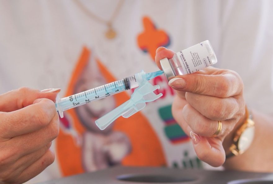 vacinacao-contra-influenza-e-hpv-no-marco-zero-de-caruaru3A-proteja-se-e-previna-se