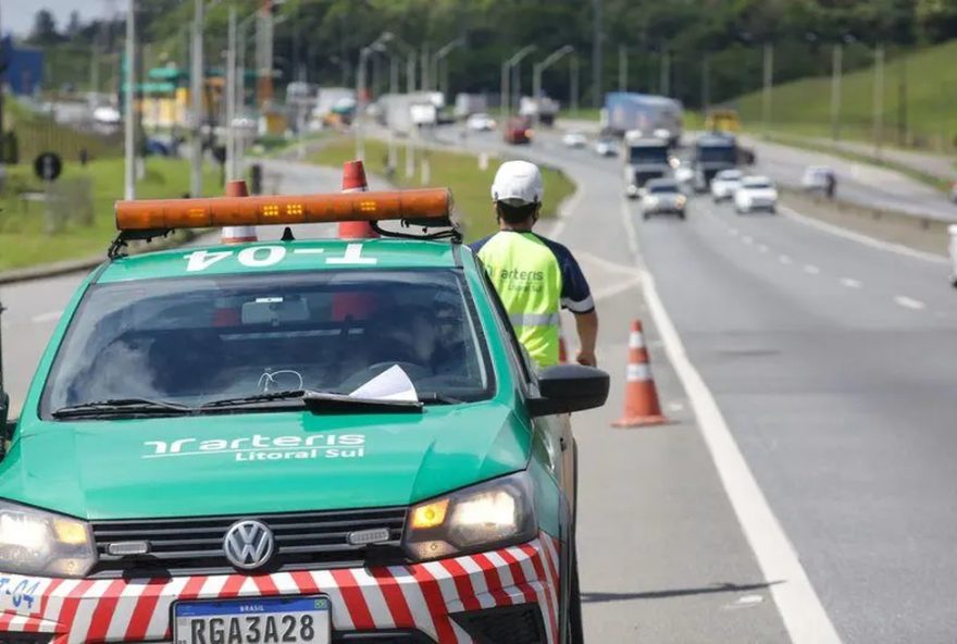 vagas-de-estagio-e-emprego-na-grande-curitiba3A-arteris-oferece-oportunidades-administrativas-e-operacionais-em-diversos-niveis-e-areas.-candidate-se-agora