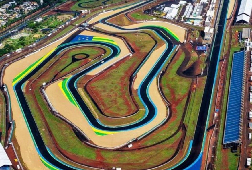 valentino-rossi-domina-o-circuito-brasileiro-de-goiania-apos-22-anos valentino-rossi-domina-o-circuito-brasileiro-de-goiania-apos-22-anos