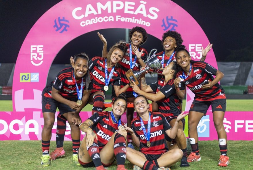 valeria-conquista-terceiro-titulo-carioca-pelo-flamengo-feminino