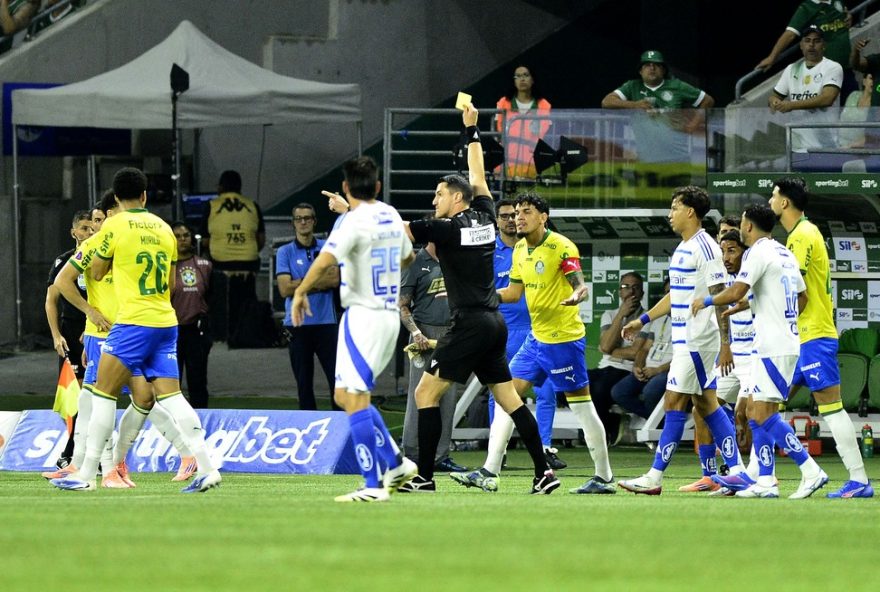 var-recomenda-cartao-amarelo-para-gomez-em-lance-polemico-no-jogo-entre-palmeiras-e-cruzeiro var-recomenda-cartao-amarelo-para-gomez-em-lance-polemico-no-jogo-entre-palmeiras-e-cruzeiro