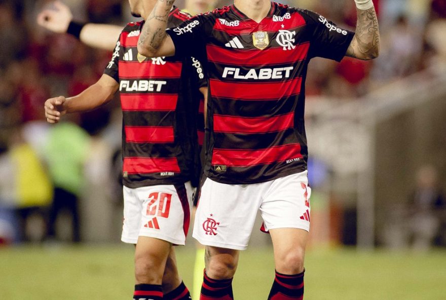 varela-vira-prioridade-no-flamengo-em-meio-a-expectativa-por-saida-de-wesley3A-renovacao-em-pauta