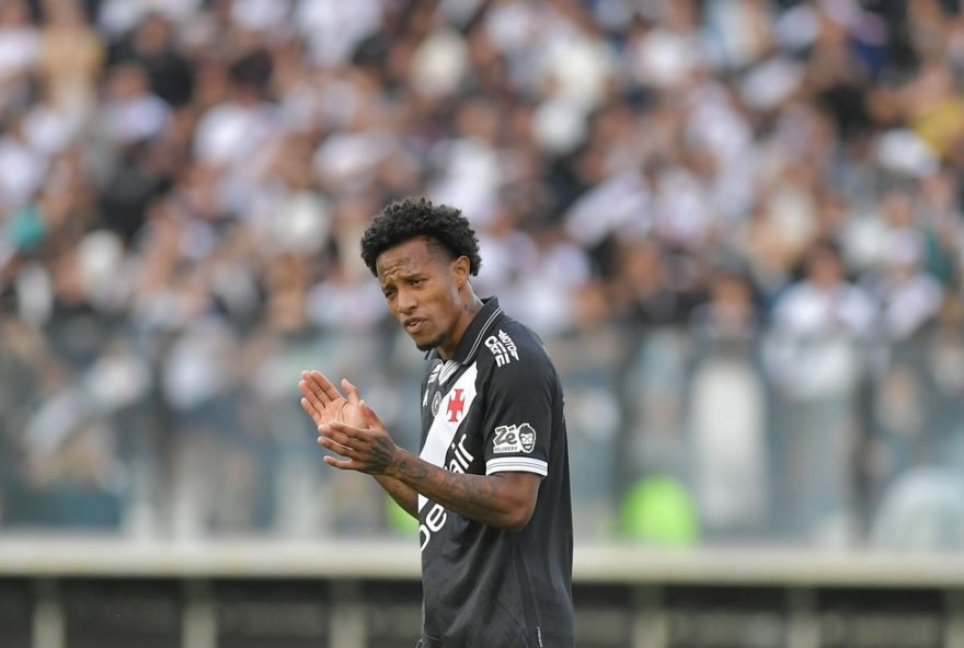 RJ - RIO DE JANEIRO - 10/08/2025 - BRASILEIRO A 2025, VASCO X ATLETICO-MG - Tche Tche jogador do Vasco durante partida contra o Atletico-MG no estadio Sao Januario pelo campeonato Brasileiro A 2025. Foto: Thiago Ribeiro/AGIF