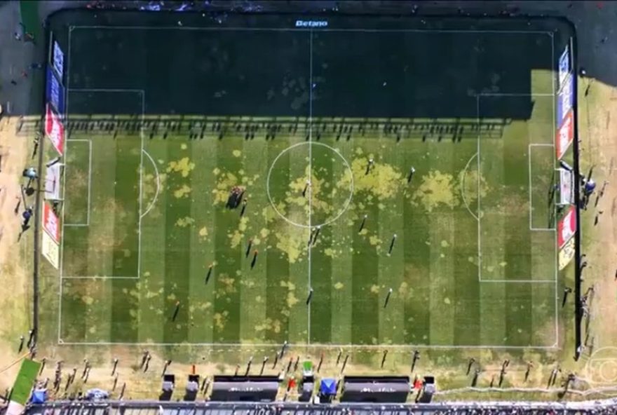 vasco-buscara-solucao-para-manchas-no-gramado-durante-periodo-sem-jogos-em-sao-januario