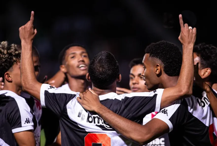 vasco-elimina-o-flamengo-sp-e-avanca-na-copinha-com-golacos-e-oito-gols