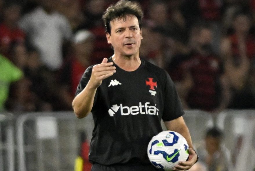 vasco-empata-com-flamengo3A-diniz-elogia-jogador-raro-rayan