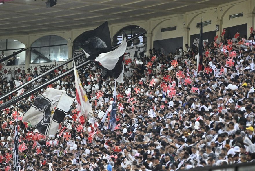 vasco-esgota-ingressos-para-jogo-contra-atletico-go-em-sao-januario3A-expectativa-de-casa-cheia-e-estreia-de-novo-treinador