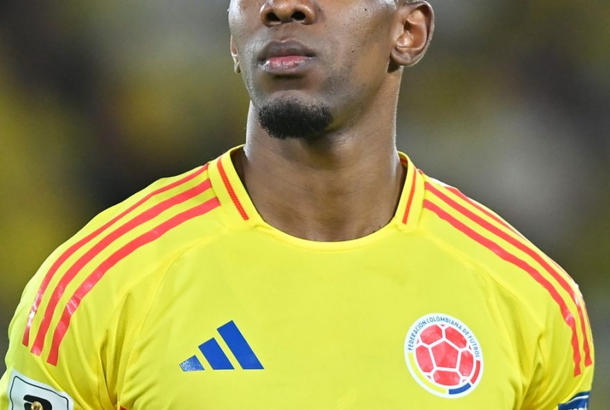 vasco-intensifica-negociacao-por-carlos-cuesta2C-zagueiro-da-colombia3B-diretoria-busca-reforcar-defesa-rapidamente