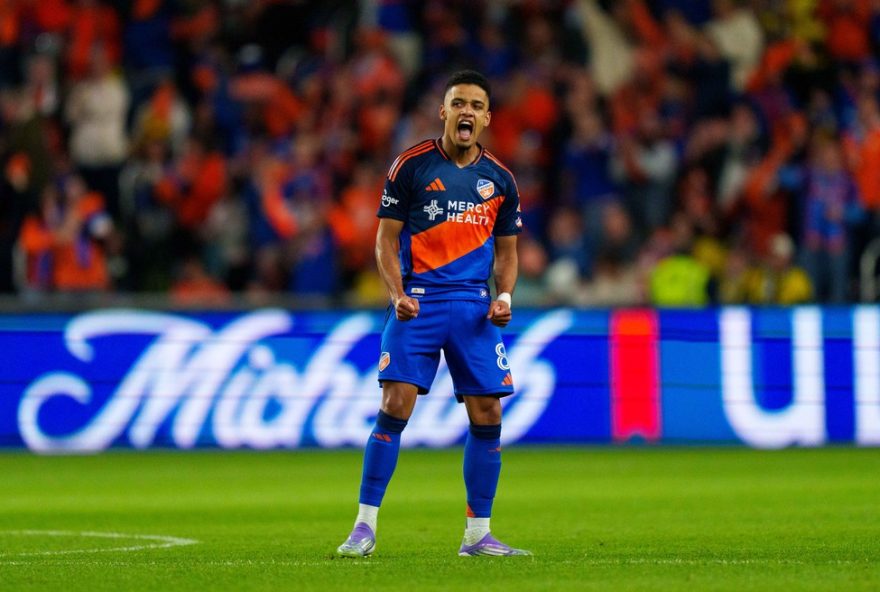 vasco-oficializa-contratacao-de-brenner-da-udinese-e-negociacoes-com-hinestroza vasco-oficializa-contratacao-de-brenner-da-udinese-e-negociacoes-com-hinestroza