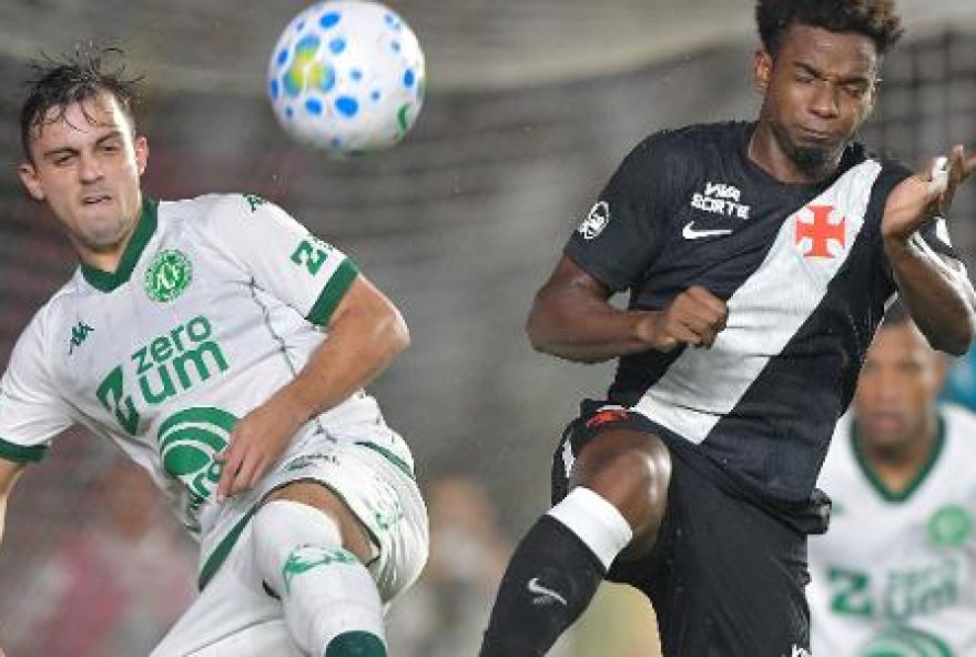 vasco-perde-para-chapecoense-com-gol-nos-acrescimos-e-alcanca-apenas-4-pontos-nos-ultimos-30-jogos-do-brasileirao vasco-perde-para-chapecoense-com-gol-nos-acrescimos-e-alcanca-apenas-4-pontos-nos-ultimos-30-jogos-do-brasileirao