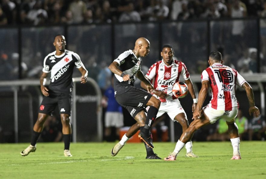 vasco-prepara-barca-para-dispensa-de-jogadores-e-enxuga-elenco-para-o-carioca-2025