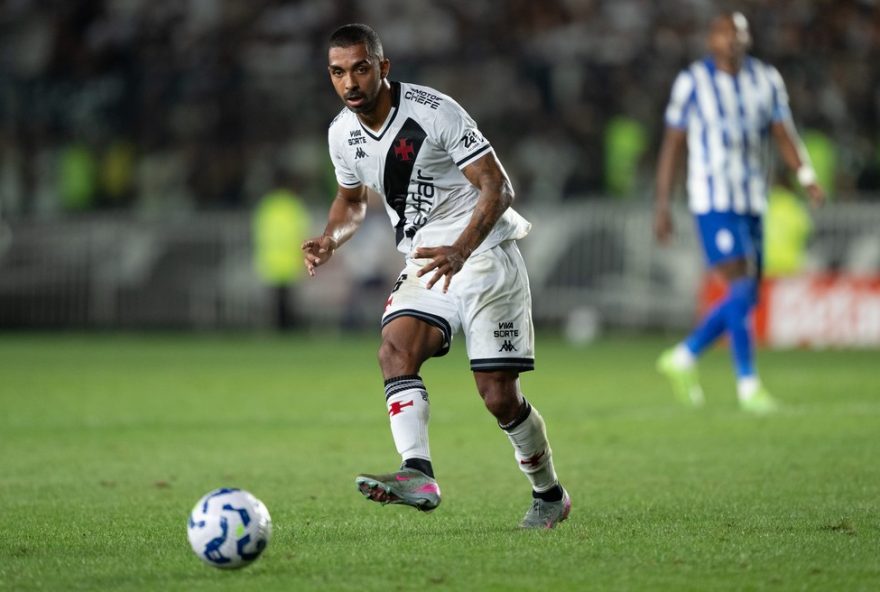 RJ - RIO DE JANEIRO - 07/08/2025 - COPA DO BRASIL 2025, VASCO X CSA - Paulo Henrique jogador do Vasco durante partida contra o CSA no estadio Sao Januario pelo campeonato Copa Do Brasil 2025. Foto: Jorge Rodrigues/AGIF