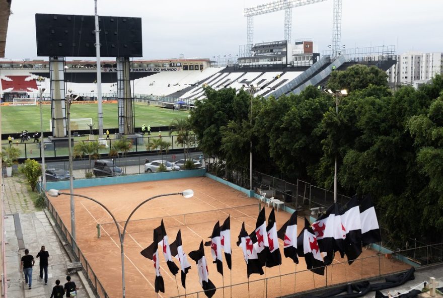 vasco-x-cruzeiro3A-confronto-decisivo-pela-25a-rodada-do-brasileirao-em-sao-januario